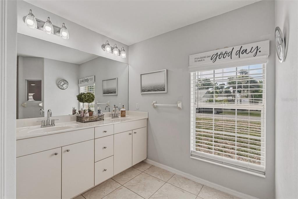 3131 Hercules Road Venice, FL 34293 - Photo 17 of 56