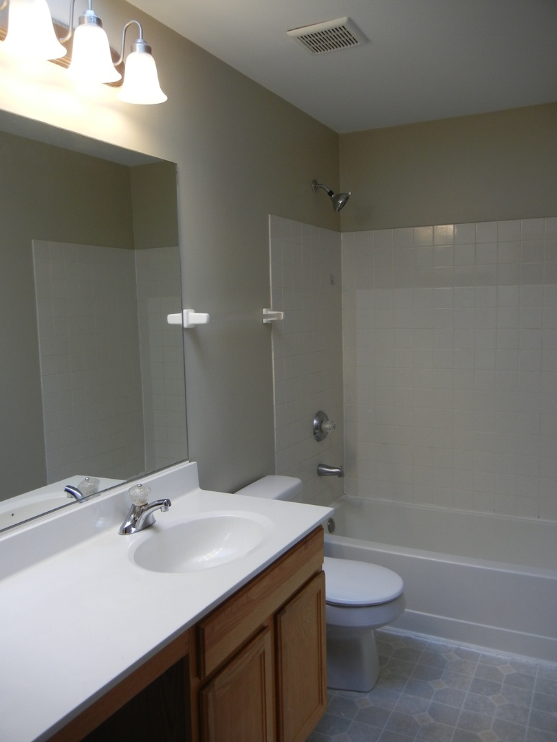 800 County Line Road, Unit 800 Aurora, IL 60502 - Photo 17 of 20