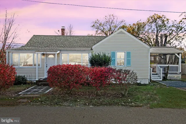 $375,000 | 300 Weems Street, Colonial Beach, VA 22443