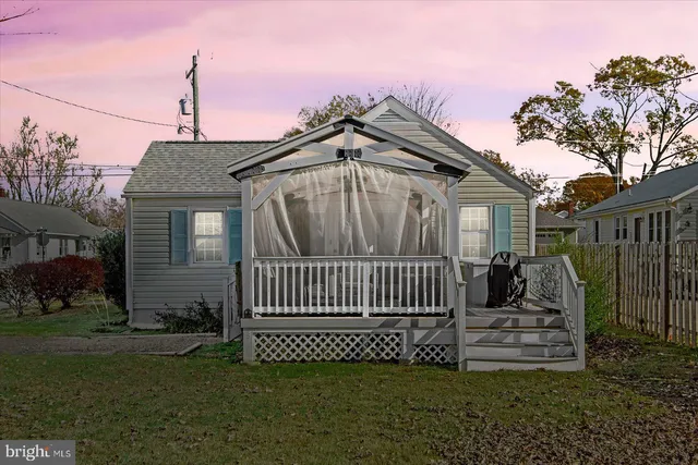 $375,000 | 300 Weems Street, Colonial Beach, VA 22443