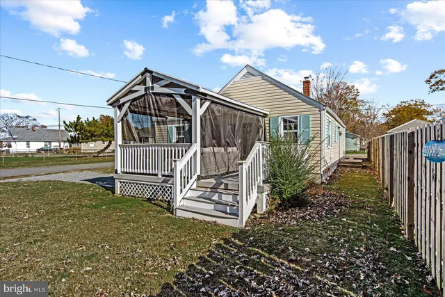 $375,000 | 300 Weems Street, Colonial Beach, VA 22443