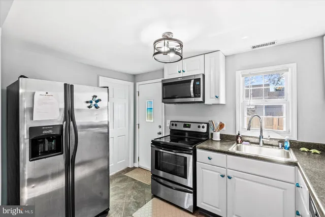 $375,000 | 300 Weems Street, Colonial Beach, VA 22443