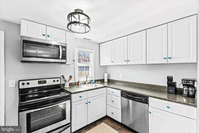 $375,000 | 300 Weems Street, Colonial Beach, VA 22443