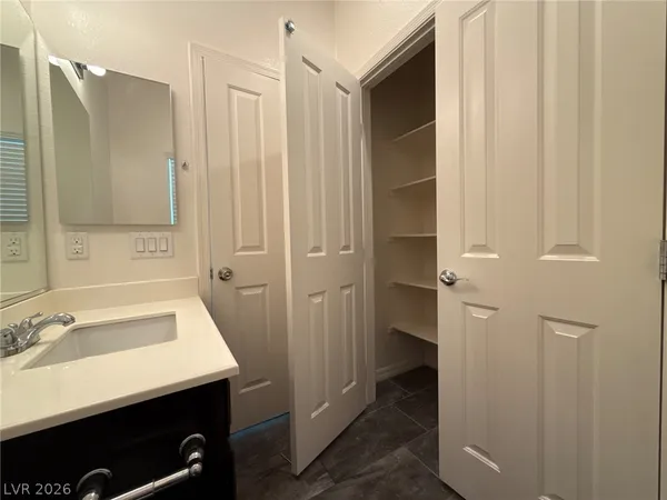 $2,195 | 10208 Arch Bluff Street, Las Vegas, NV 89178
