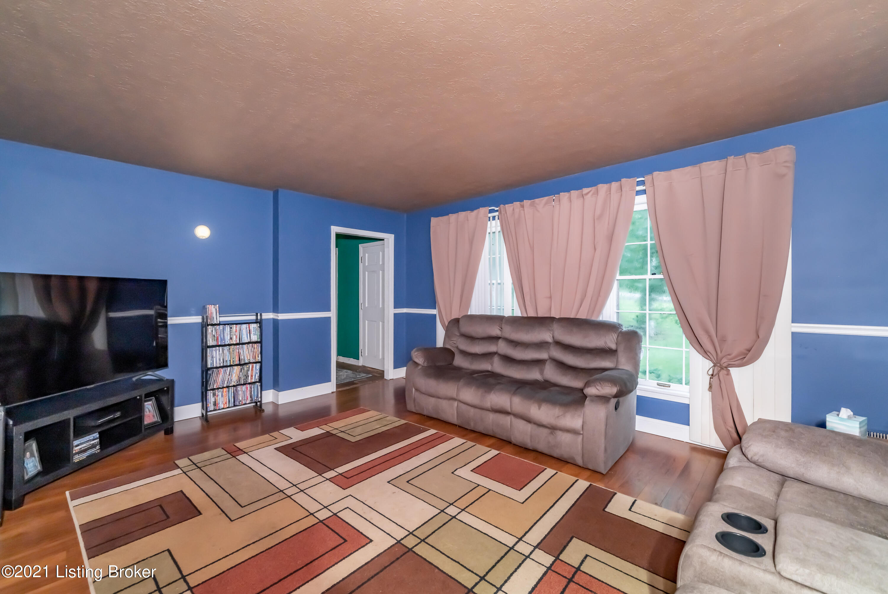 3505 Sycamore Road La Grange, KY 40031 - Photo 3 of 27 living