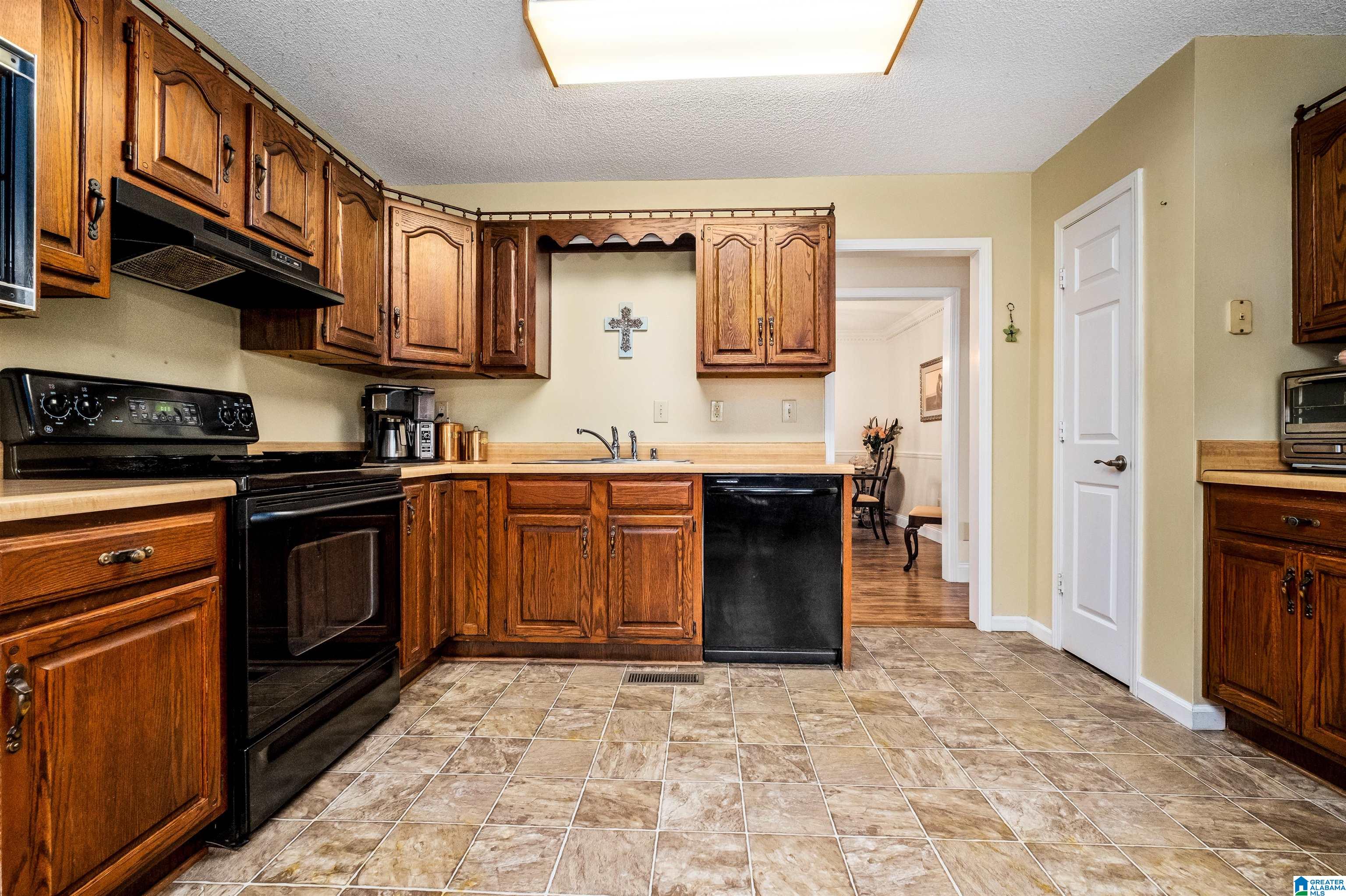 401 Roper Drive Trussville, AL 35173 - Photo 8 of 45