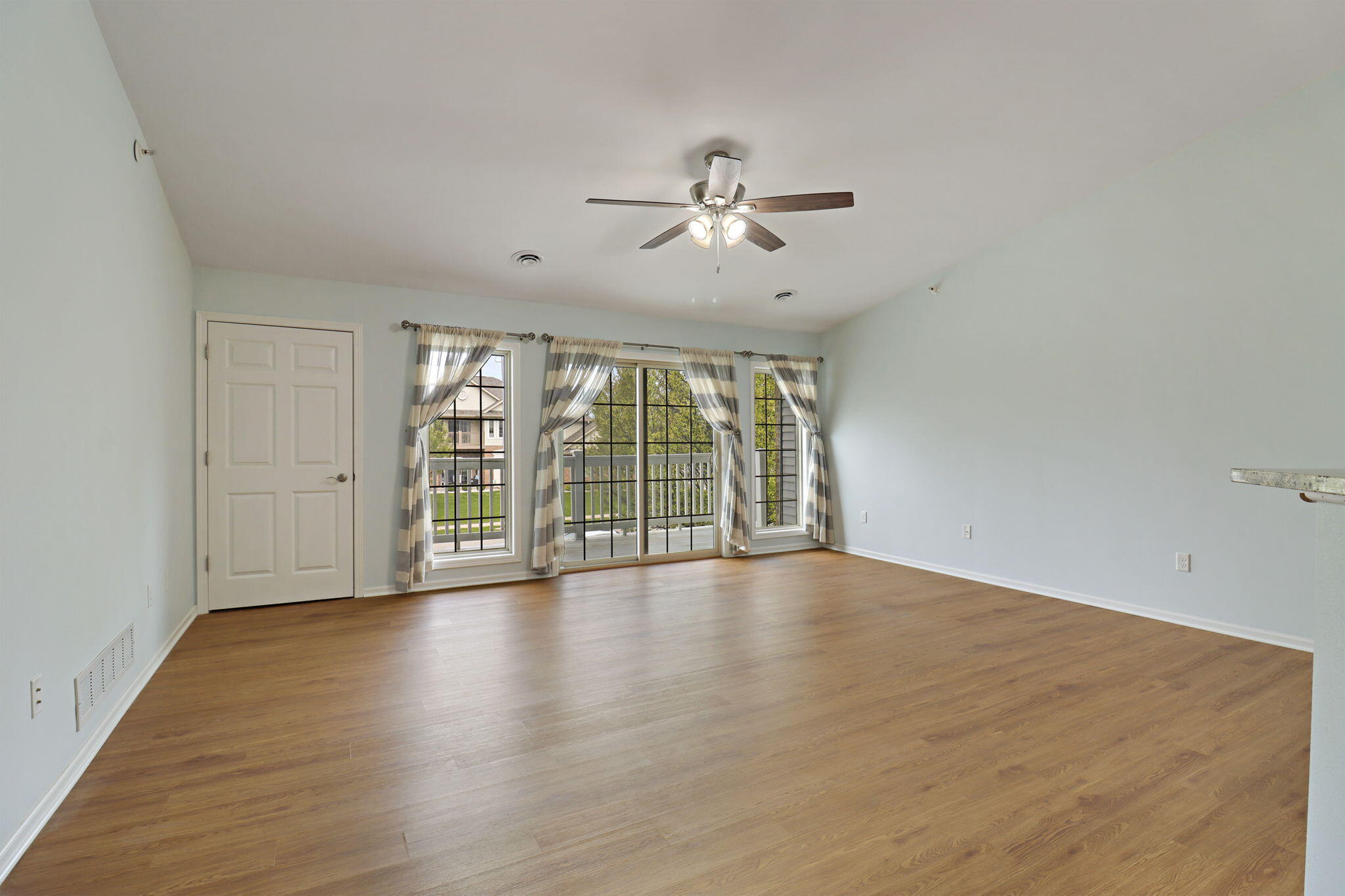 6911 53rd Street, Unit 136 Kenosha, WI 53144 - Photo 7 of 22 3-web-or-mls-6911 53rd St Unit 136 Kenos