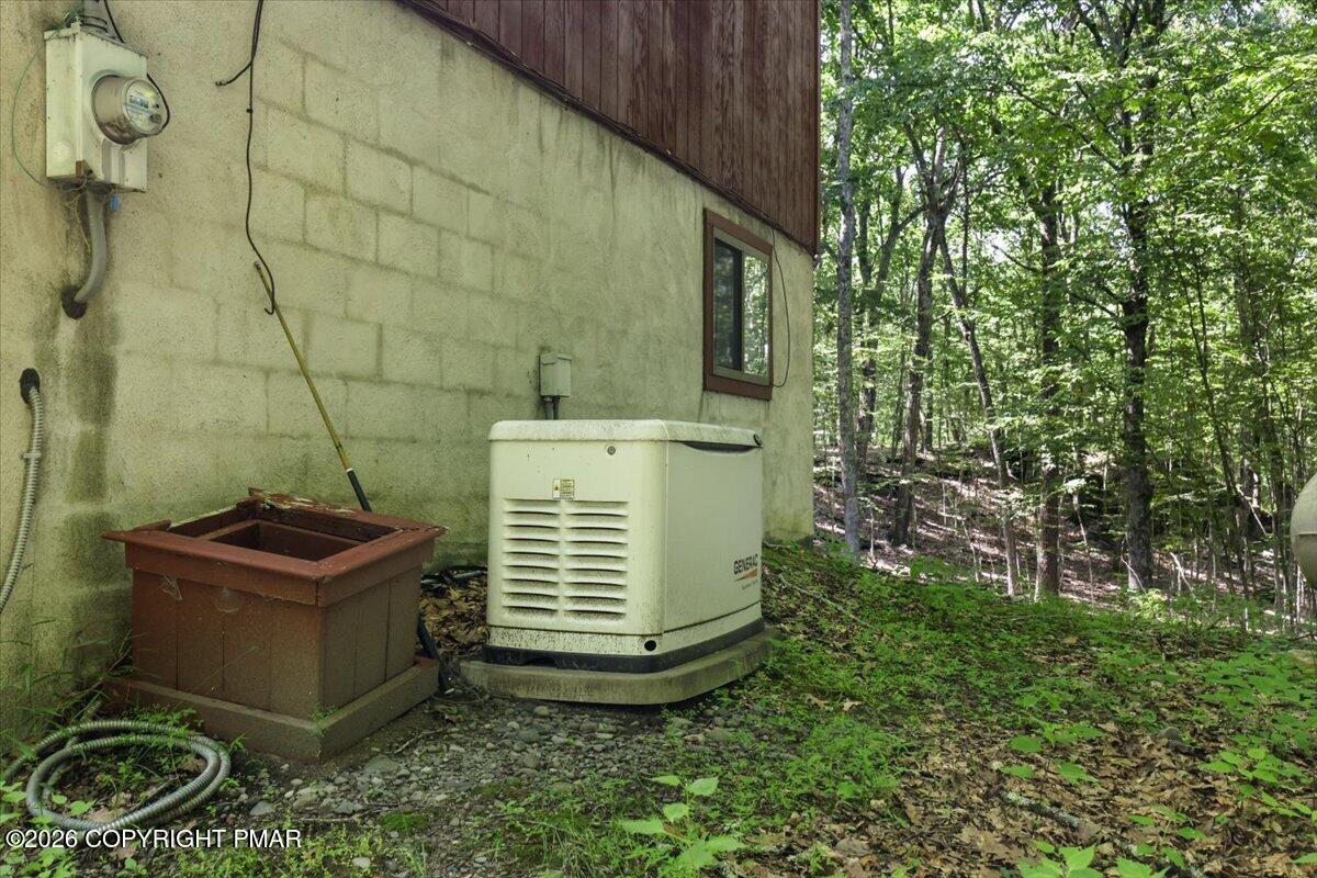 158 Saunders Drive Bushkill, PA 18324 - Photo 43 of 75 41- Generator