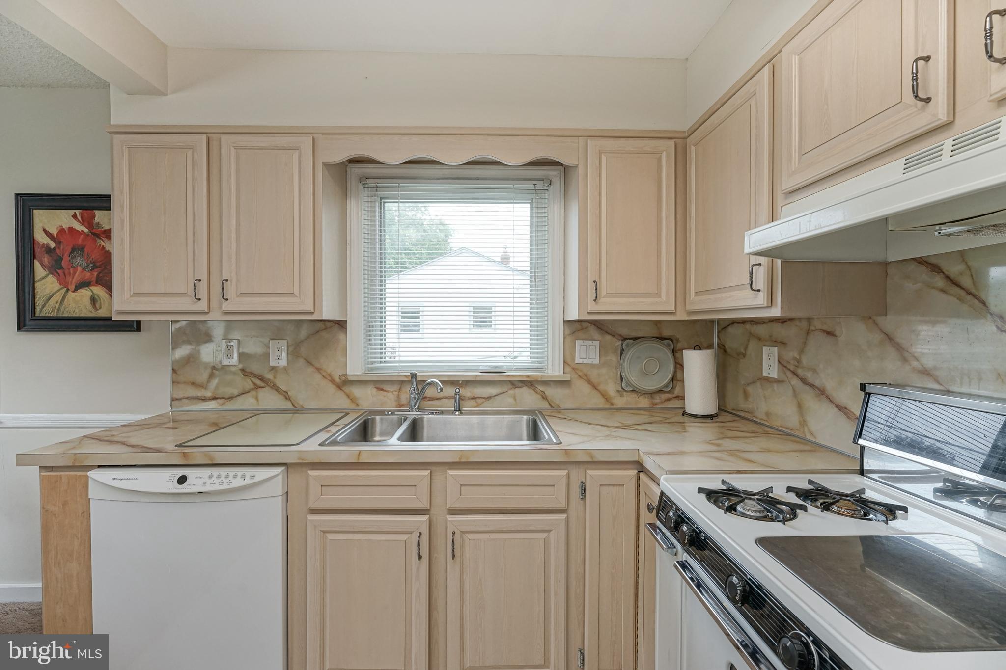 21 Warwick Road Stratford, NJ 08084 - Photo 13 of 29