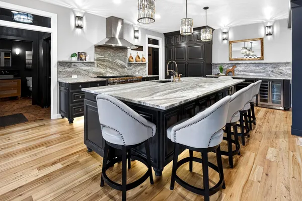 $1,200,000 | 30 Golden Wheat Lane, Wrightstown, WI 54180