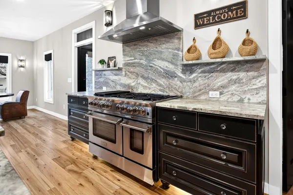 $1,200,000 | 30 Golden Wheat Lane, Wrightstown, WI 54180