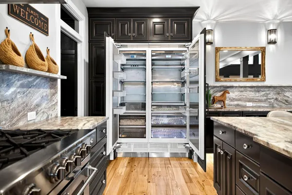 $1,200,000 | 30 Golden Wheat Lane, Wrightstown, WI 54180