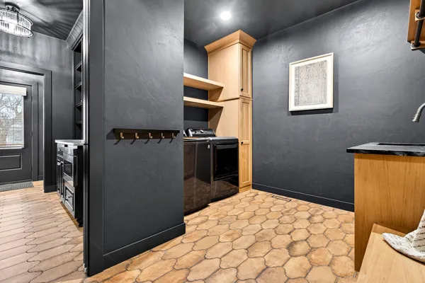 $1,200,000 | 30 Golden Wheat Lane, Wrightstown, WI 54180