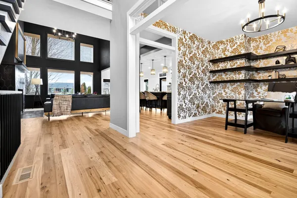 $1,200,000 | 30 Golden Wheat Lane, Wrightstown, WI 54180