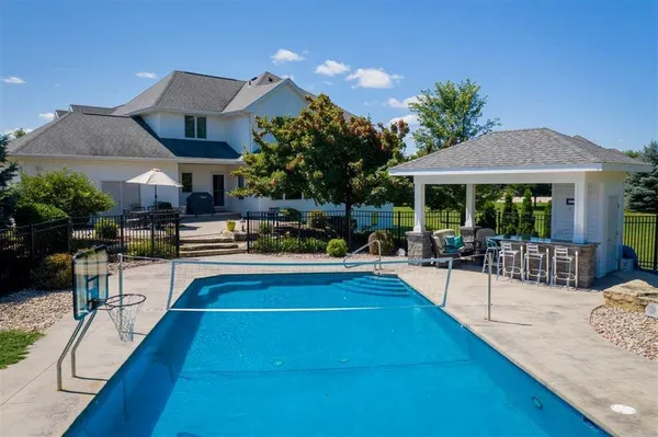 $1,200,000 | 30 Golden Wheat Lane, Wrightstown, WI 54180