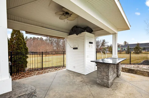 $1,200,000 | 30 Golden Wheat Lane, Wrightstown, WI 54180