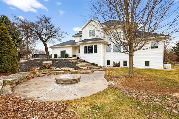 $1,200,000 | 30 Golden Wheat Lane, Wrightstown, WI 54180