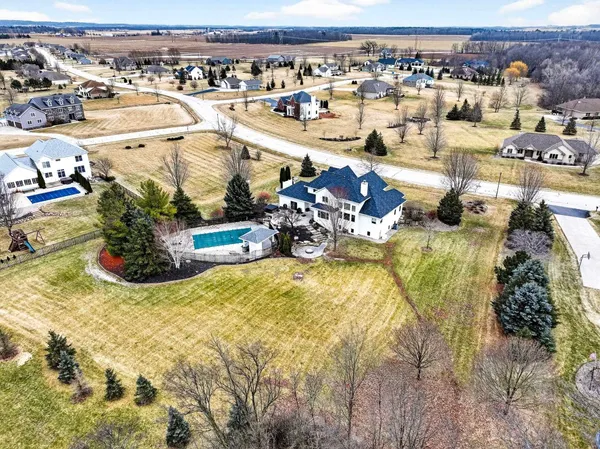 $1,200,000 | 30 Golden Wheat Lane, Wrightstown, WI 54180