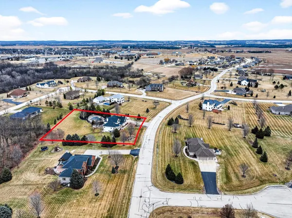 $1,200,000 | 30 Golden Wheat Lane, Wrightstown, WI 54180