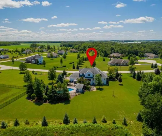$1,200,000 | 30 Golden Wheat Lane, Wrightstown, WI 54180
