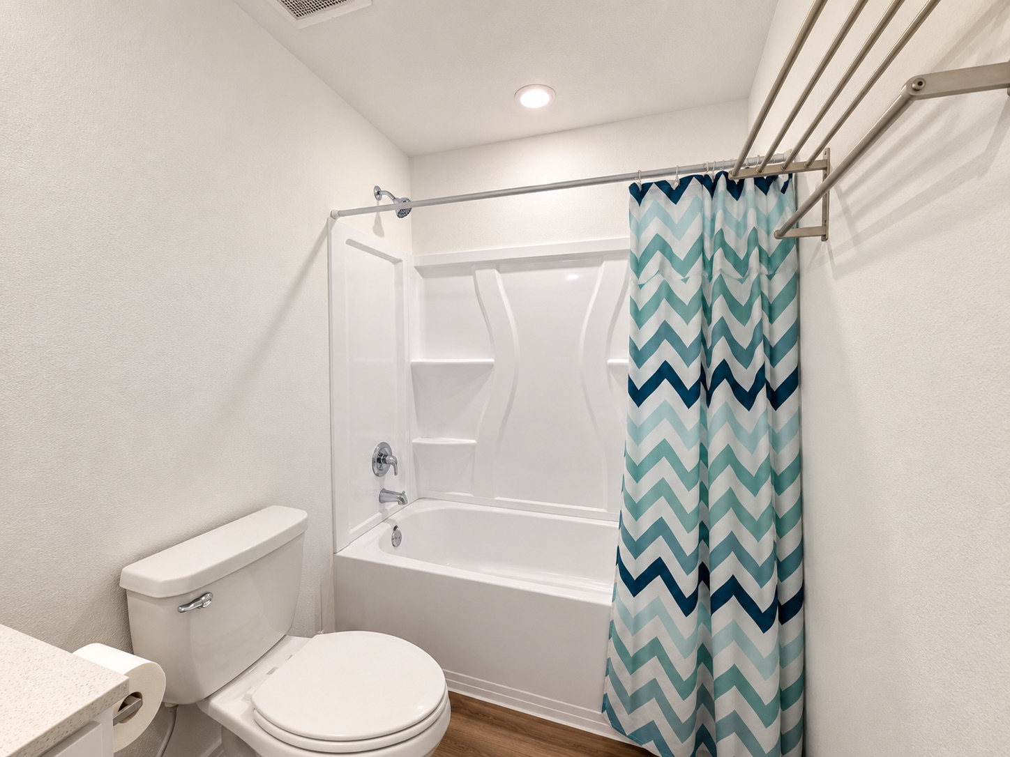 14409 Treyvon Road Manor, TX 78653 - Photo 15 of 21 Secondary Bathroom