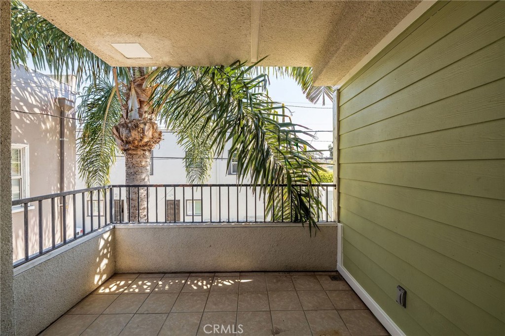 1128 Pacific Avenue Long Beach, CA 90813 - Photo 9 of 33 a view of balcony with a potted plant