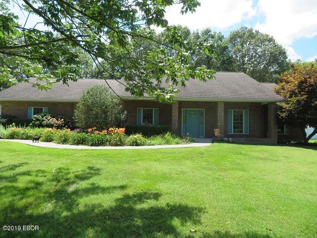 1708 Oakshire Road Marion, IL 62959 - Photo 2 of 28 Gallery Image 2