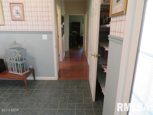 1708 Oakshire Road Marion, IL 62959 - Photo 23 of 28 Gallery Image 23