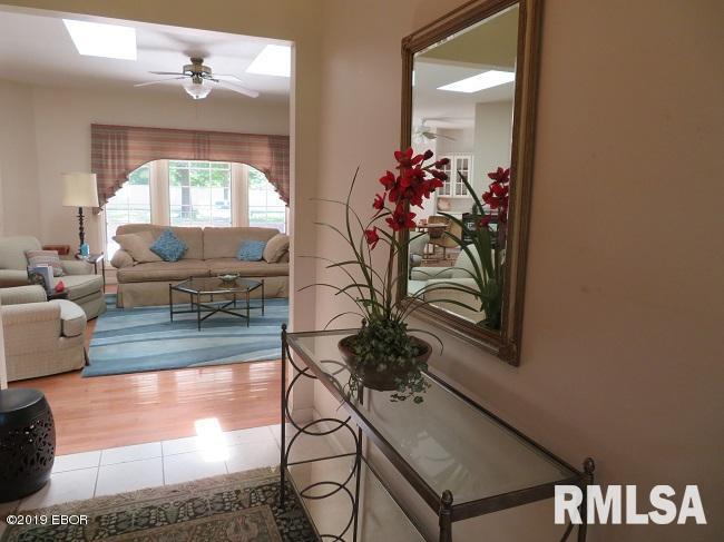 1708 Oakshire Road Marion, IL 62959 - Photo 3 of 28 Gallery Image 3
