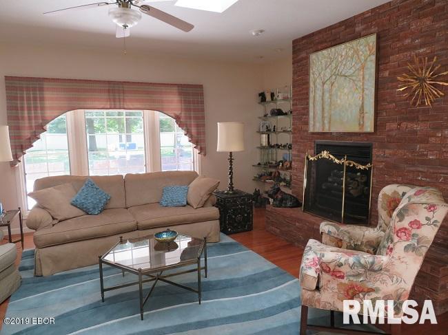 1708 Oakshire Road Marion, IL 62959 - Photo 4 of 28 Gallery Image 4