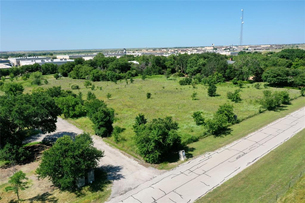 6767 Silver Saddle Road Fort Worth, TX 76126 - Photo 4 of 6 a view of a pathway with a park