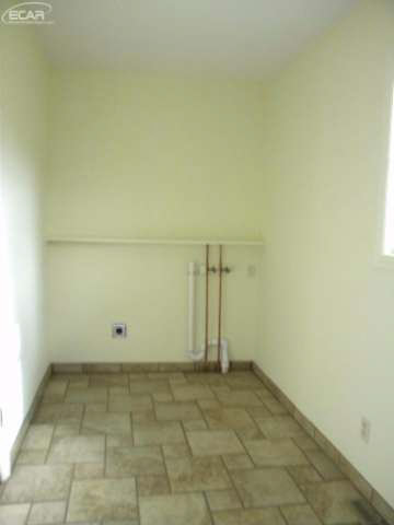 3105 West Lansing Road Perry, MI 48872 - Photo 18 of 25 20459869-17.JPG