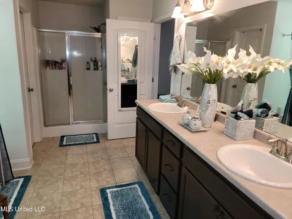 $365,000 | 9598 Nielsen Drive, Olive Branch, MS 38654
