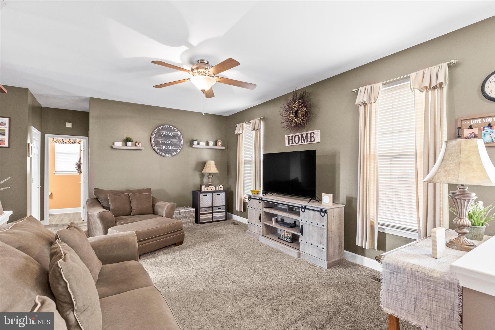 255 Sunset Drive Hanover, PA 17331 - Photo 11 of 51 Living Room