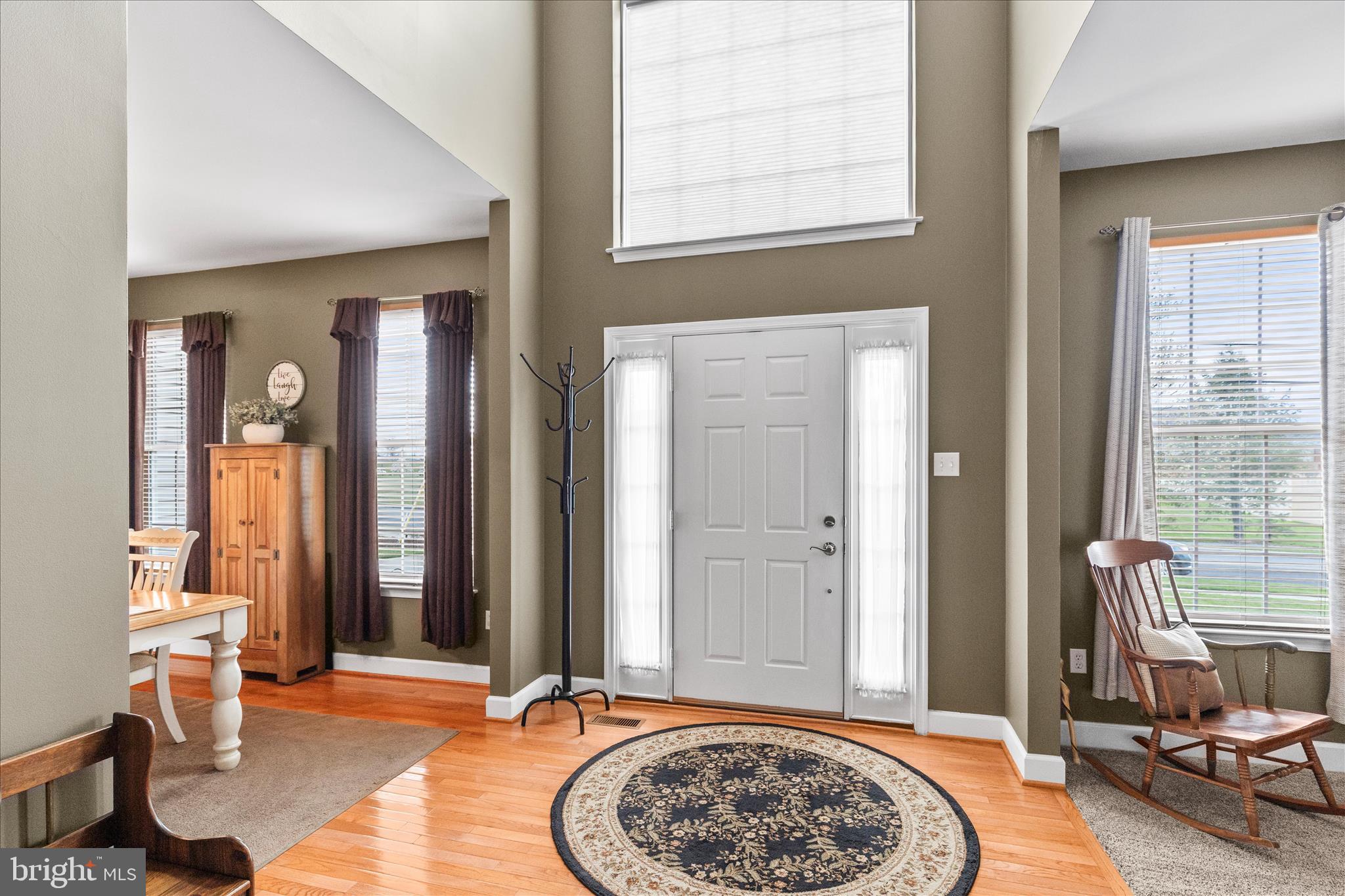 255 Sunset Drive Hanover, PA 17331 - Photo 5 of 51 Foyer entrance