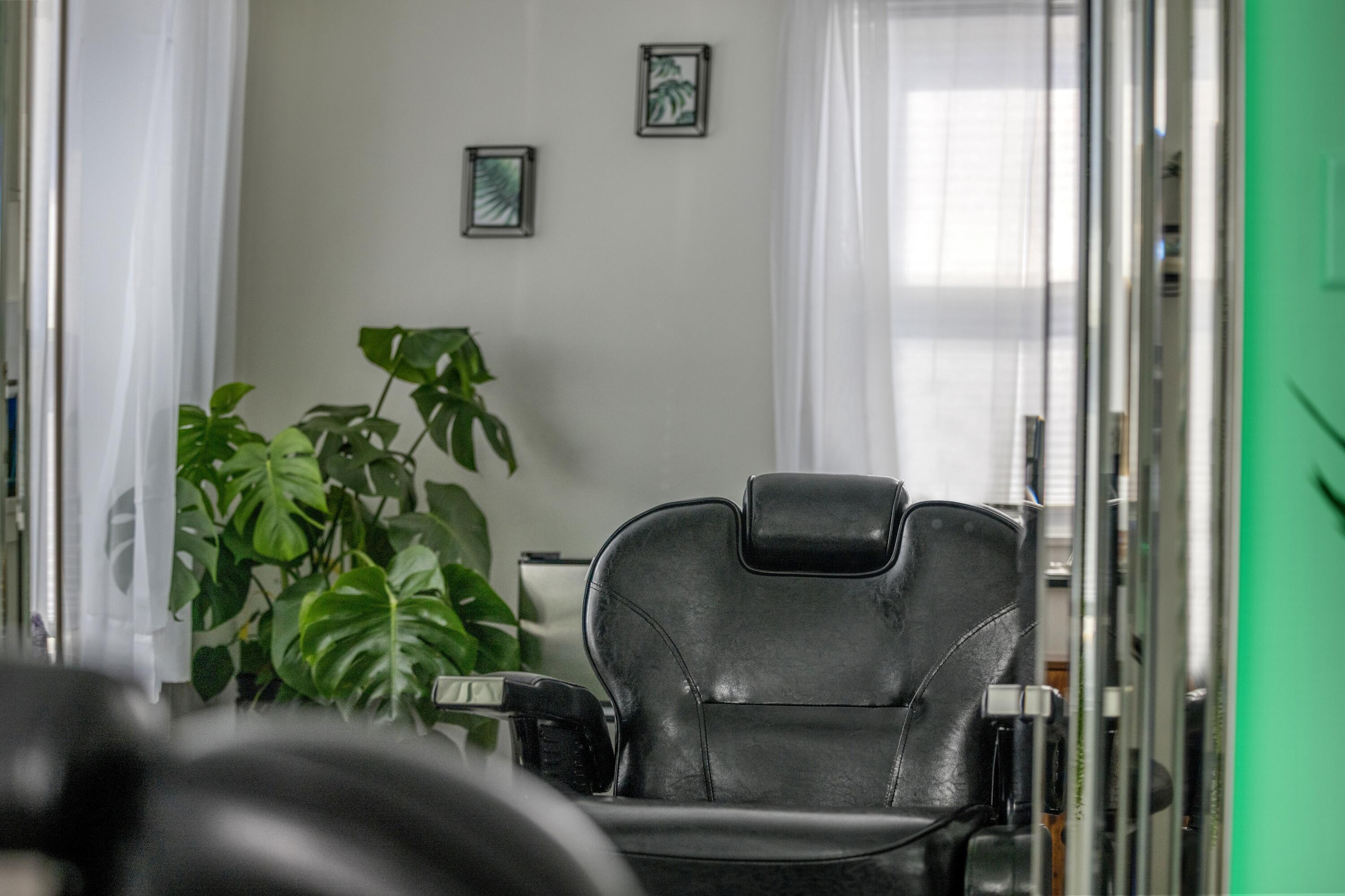 712 Main Street Hyannis, MA 02601 - Photo 66 of 88 Salon Corner