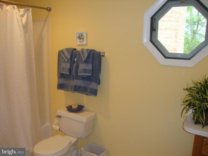 322 Felton Road Lutherville-Timonium, MD 21093 - Photo 19 of 30 upstairs hall bath