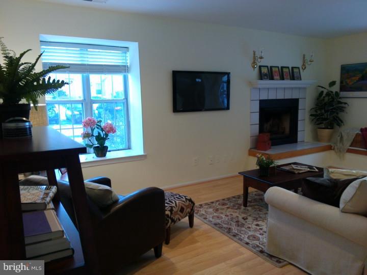 60 Rampart Drive Wayne, PA 19087 - Photo 4 of 19 Gallery Image 4