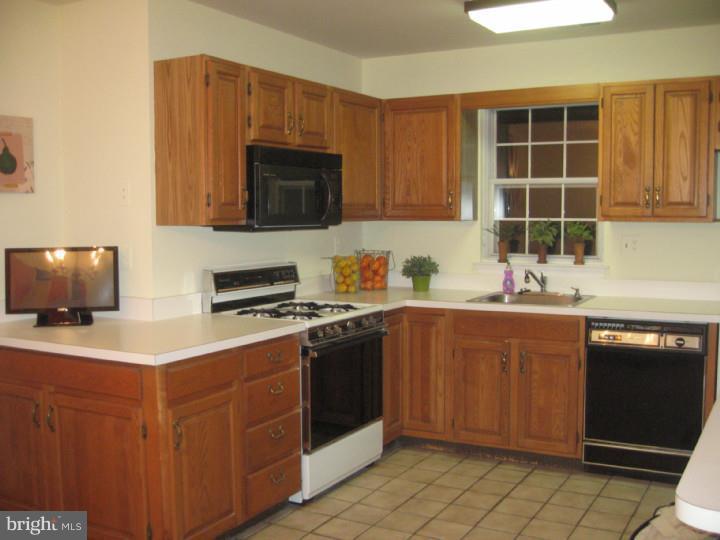 60 Rampart Drive Wayne, PA 19087 - Photo 9 of 19 Gallery Image 9