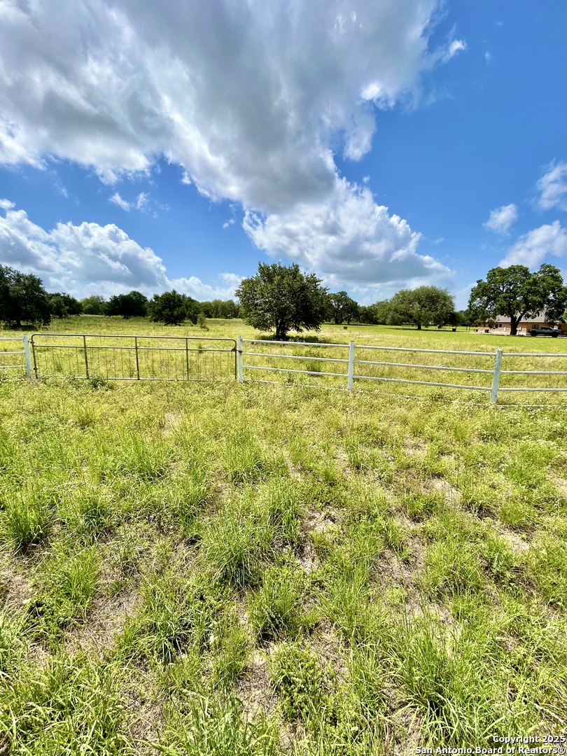 3200 Interstate 35 Waco, TX 76706 - Photo 2 of 4 a view of an ocean and a yard
