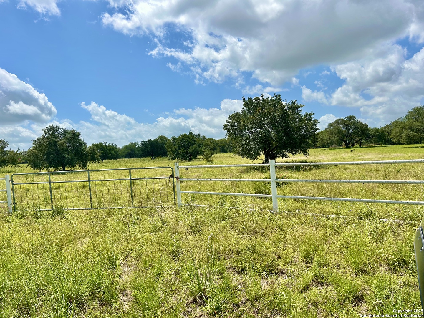 3200 Interstate 35 Waco, TX 76706 - Photo 4 of 4 a view of a tennis court