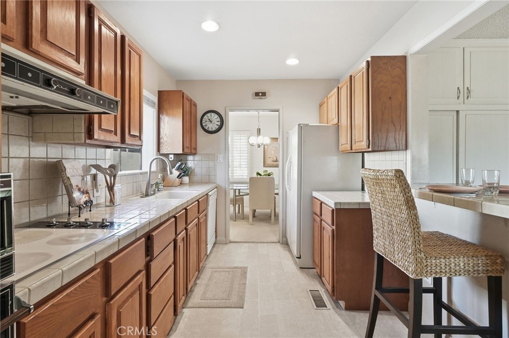 421 Sycamore Avenue Brea, CA 92821 - Photo 13 of 47