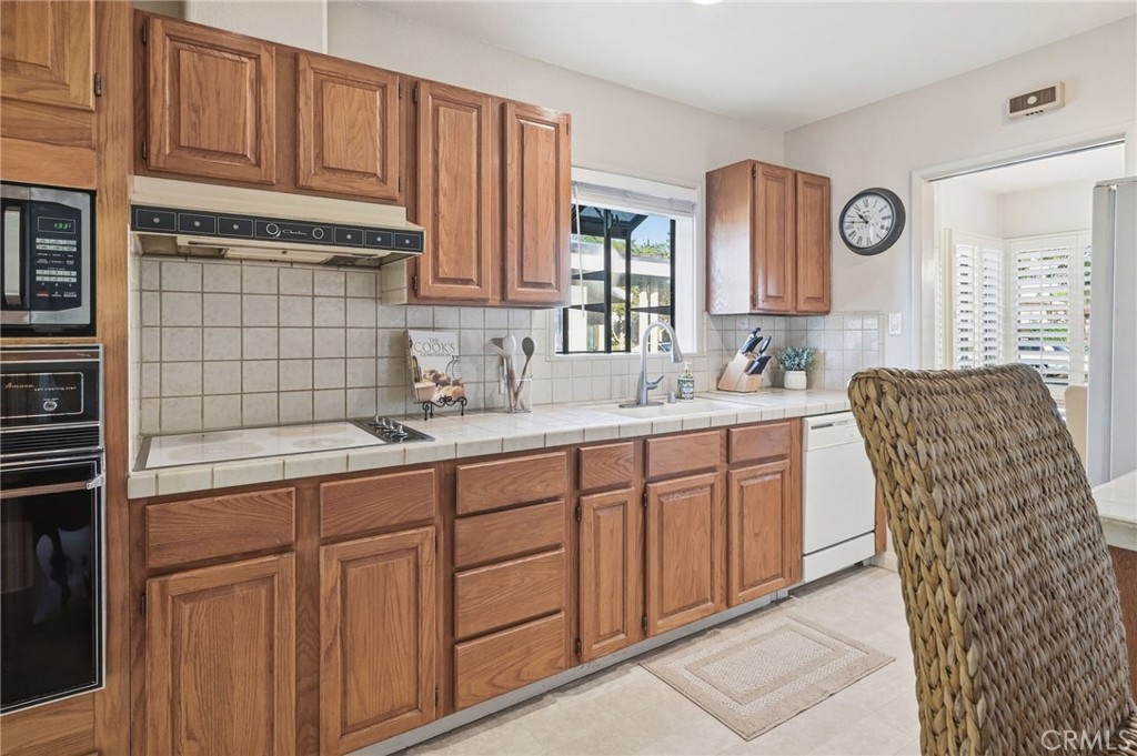 421 Sycamore Avenue Brea, CA 92821 - Photo 15 of 47