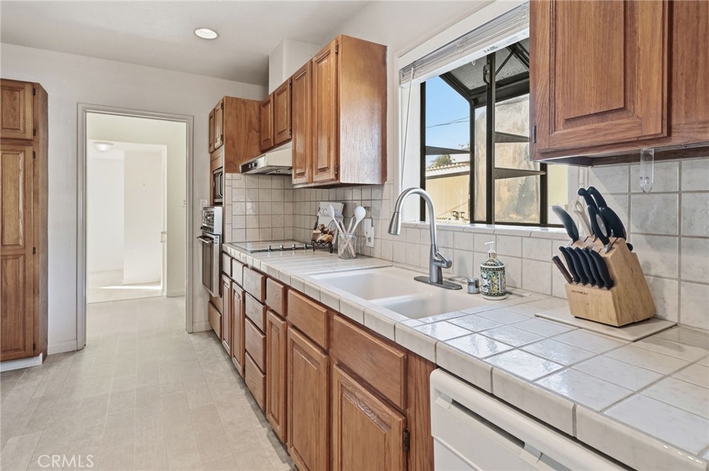 421 Sycamore Avenue Brea, CA 92821 - Photo 16 of 47