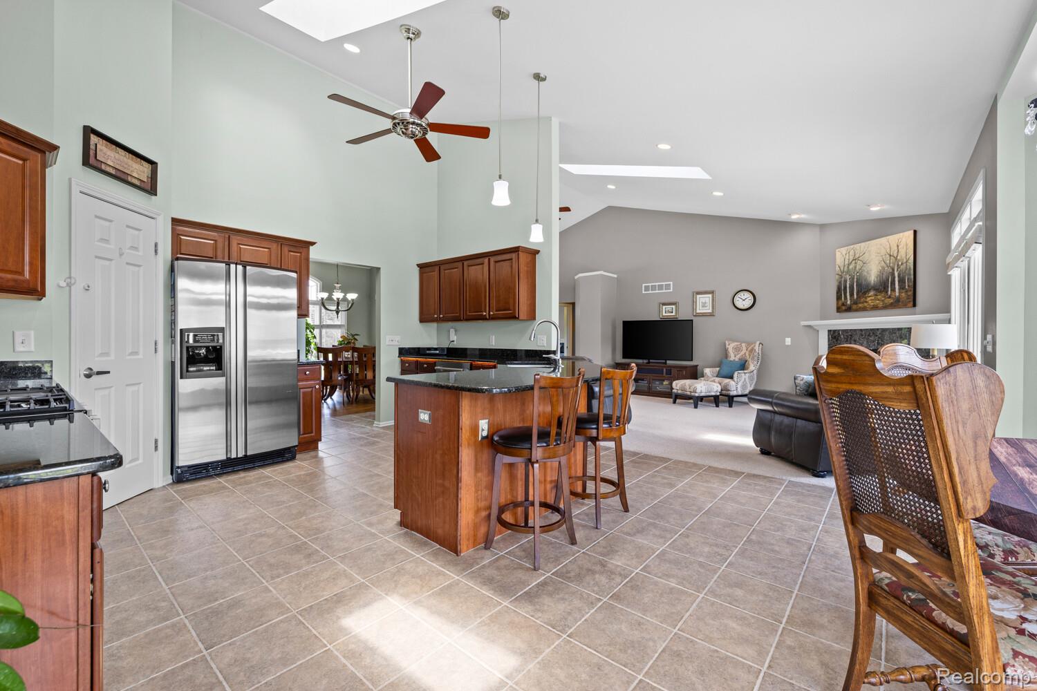 1131 Thorn Ridge Drive Howell, MI 48843 - Photo 10 of 47 14_1131_Thorn_Ridge_Dr15_mls.jpg