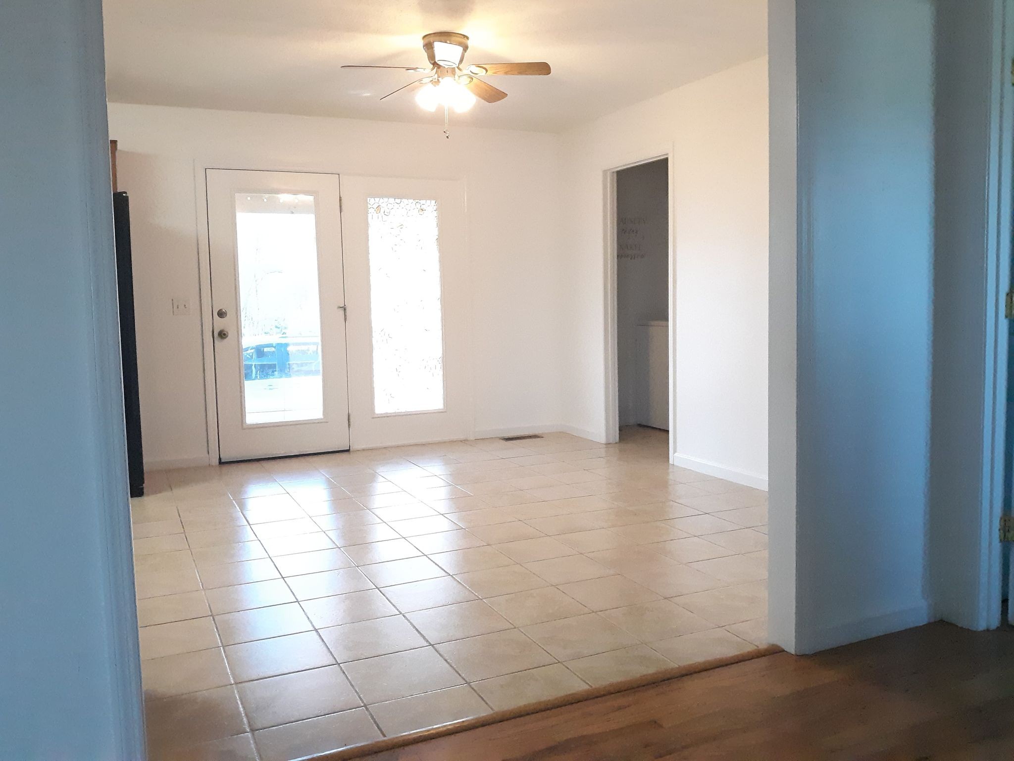 2122 Carthage Road Red Boiling Springs, TN 37150 - Photo 14 of 22 an empty room with windows and fan