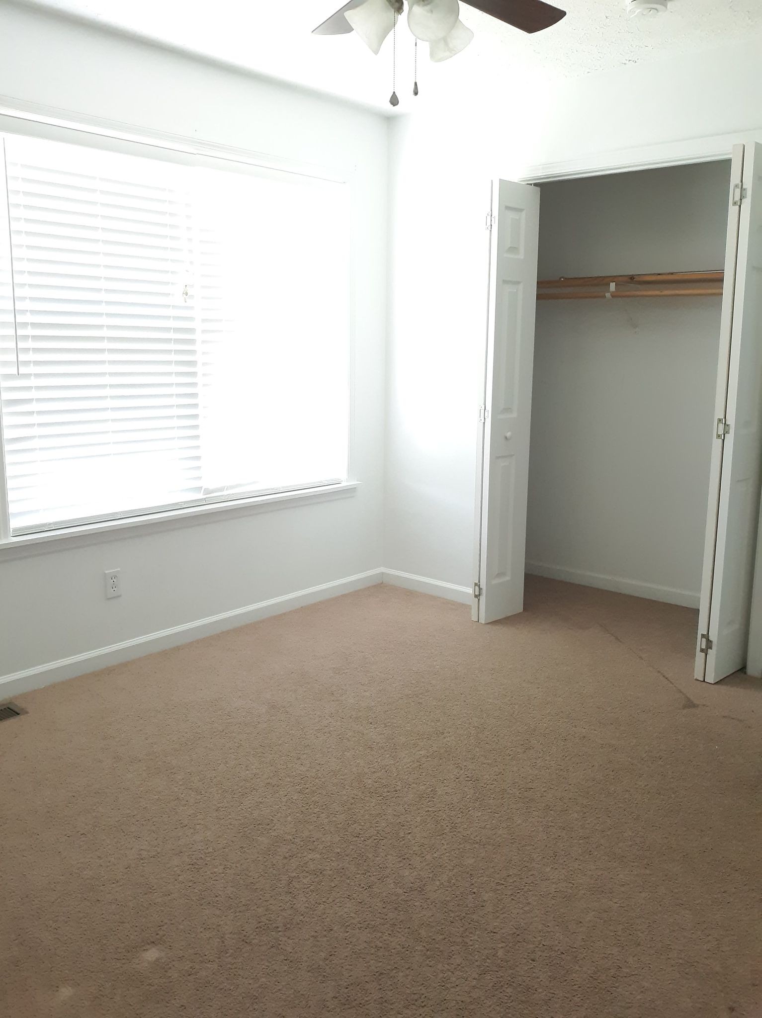 2122 Carthage Road Red Boiling Springs, TN 37150 - Photo 19 of 22 an empty room with a window