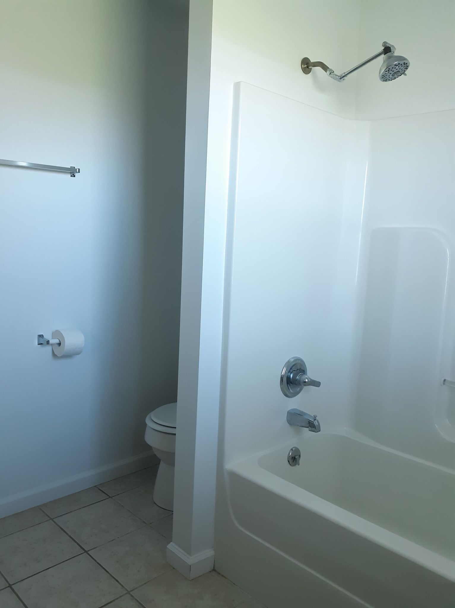 2122 Carthage Road Red Boiling Springs, TN 37150 - Photo 21 of 22 a bath room with a toilet and a bath tub