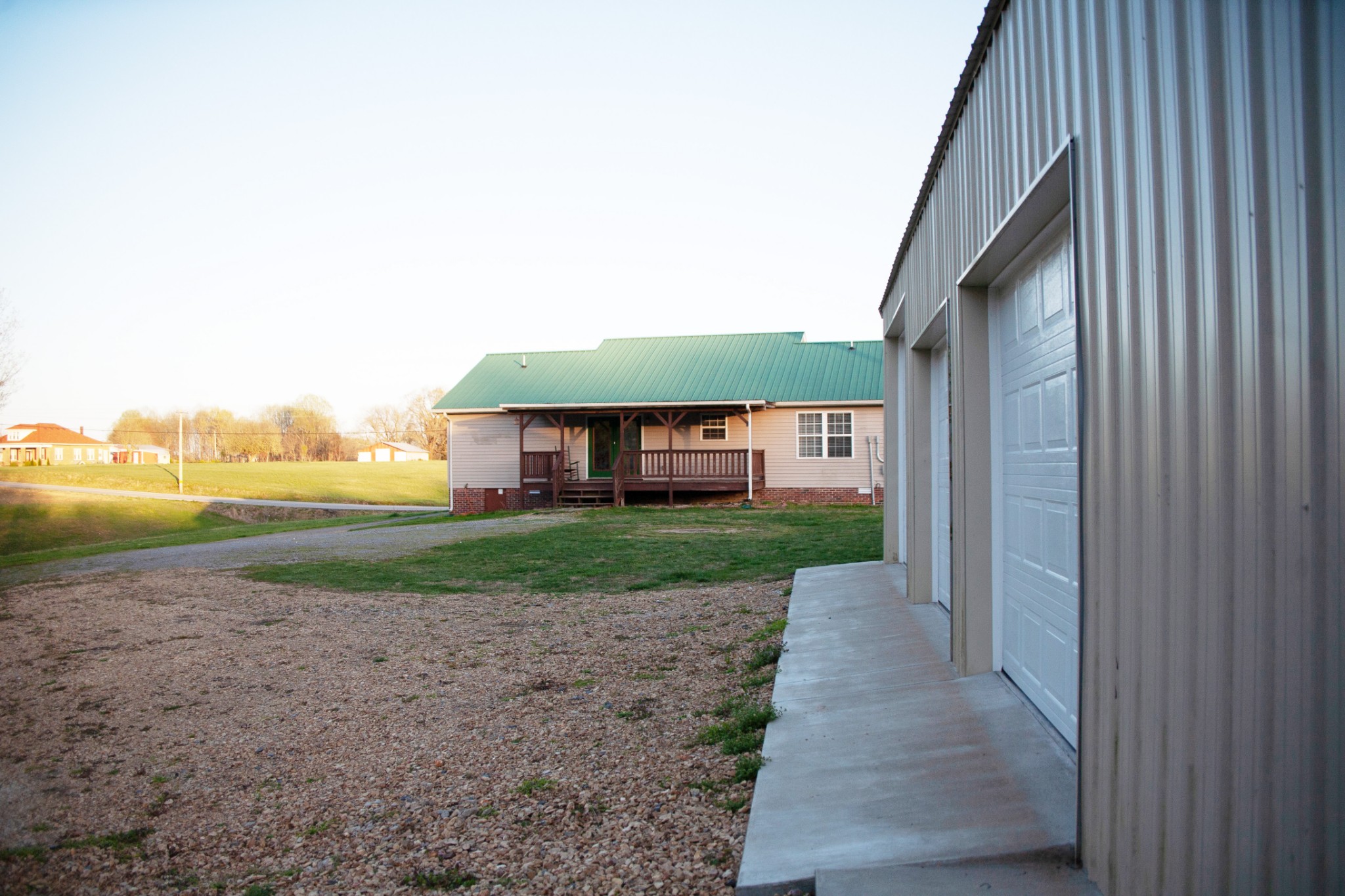 2122 Carthage Road Red Boiling Springs, TN 37150 - Photo 6 of 22 a view of a house with a yard