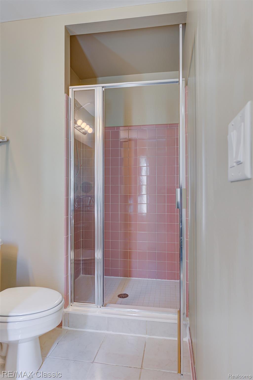 41620 Mitchell Road Novi, MI 48377 - Photo 30 of 40 Master bath shower